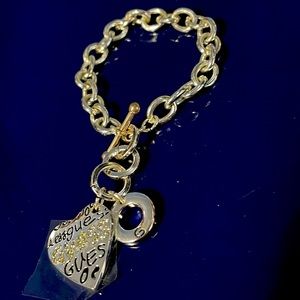 NWOT Guess chain bracelet with toggle clasp